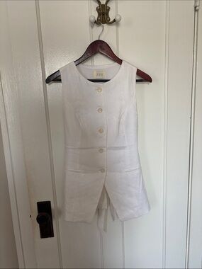 DISSH Australia White linen vest sz U.S. 4